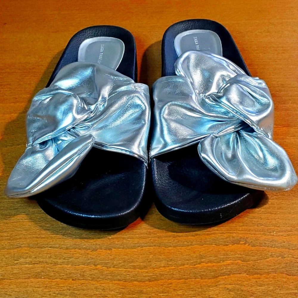 Zara Basic Collection, Size 7, Black and Silver. No flaws or defects.
